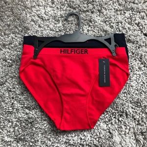 TOMMY HILFIGER RED AND NAVY BLUE SEAMLESS PANTIES